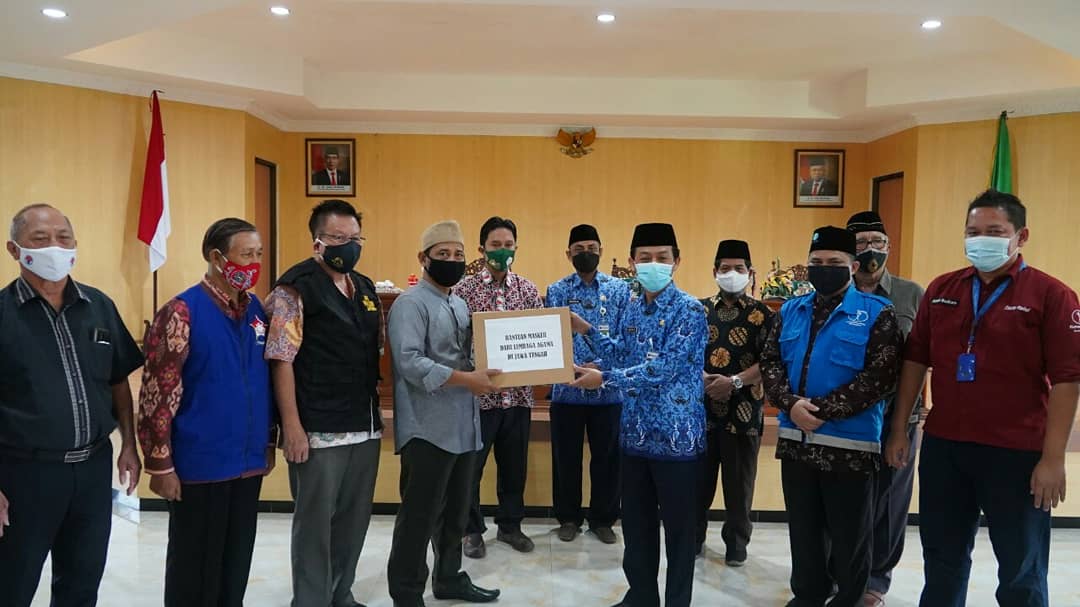 Organisasi Lintas Agama Serahkan 10.000 Masker ke Kanwil Kemenag Prov. Jateng