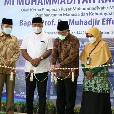 Peresmian Aula dan Ruang Kelas Baru MIM Karanganyar, Menko PMK: Latih Anak Didik Bermimpi Besar