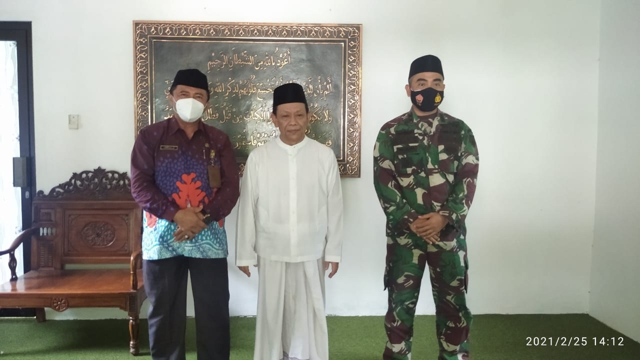 Mohon Doa Restu, Kepala Kankemenag Kab. Demak Sowan ke Mbah Munif