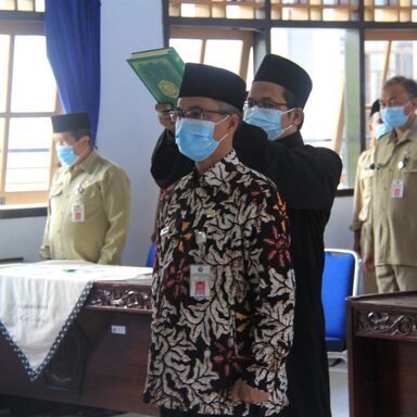 Kakankemenag Lantik Penghulu Pertama Kabupaten Banjarnegara
