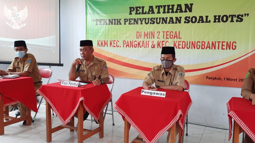 Kasi Penma Membuka Pelatihan Penyusunan Soal Hots Di Min 2 Tegal Kantor Wilayah Kementerian 7836