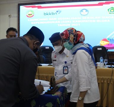 Kakankemenag Blora Tanda Tangani MoU  Sekolah Siaga Kependudukan