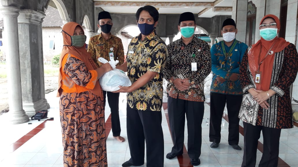 Pupuk Jiwa Sosial, Kemenag Kendal Rangkul Warga