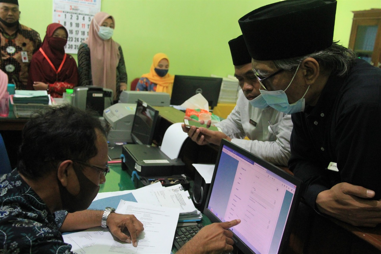 Stafsus Menteri Agama Tinjau persiapan Revitalisasi KUA Kecamatan Banjarnegara