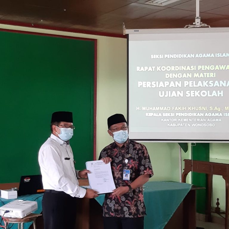 Kasi PAIS Kan Kemenag Wonosobo Serahkan Juknis dan Kisi Kisi Soal Ujian Sekolah Mapel PAI