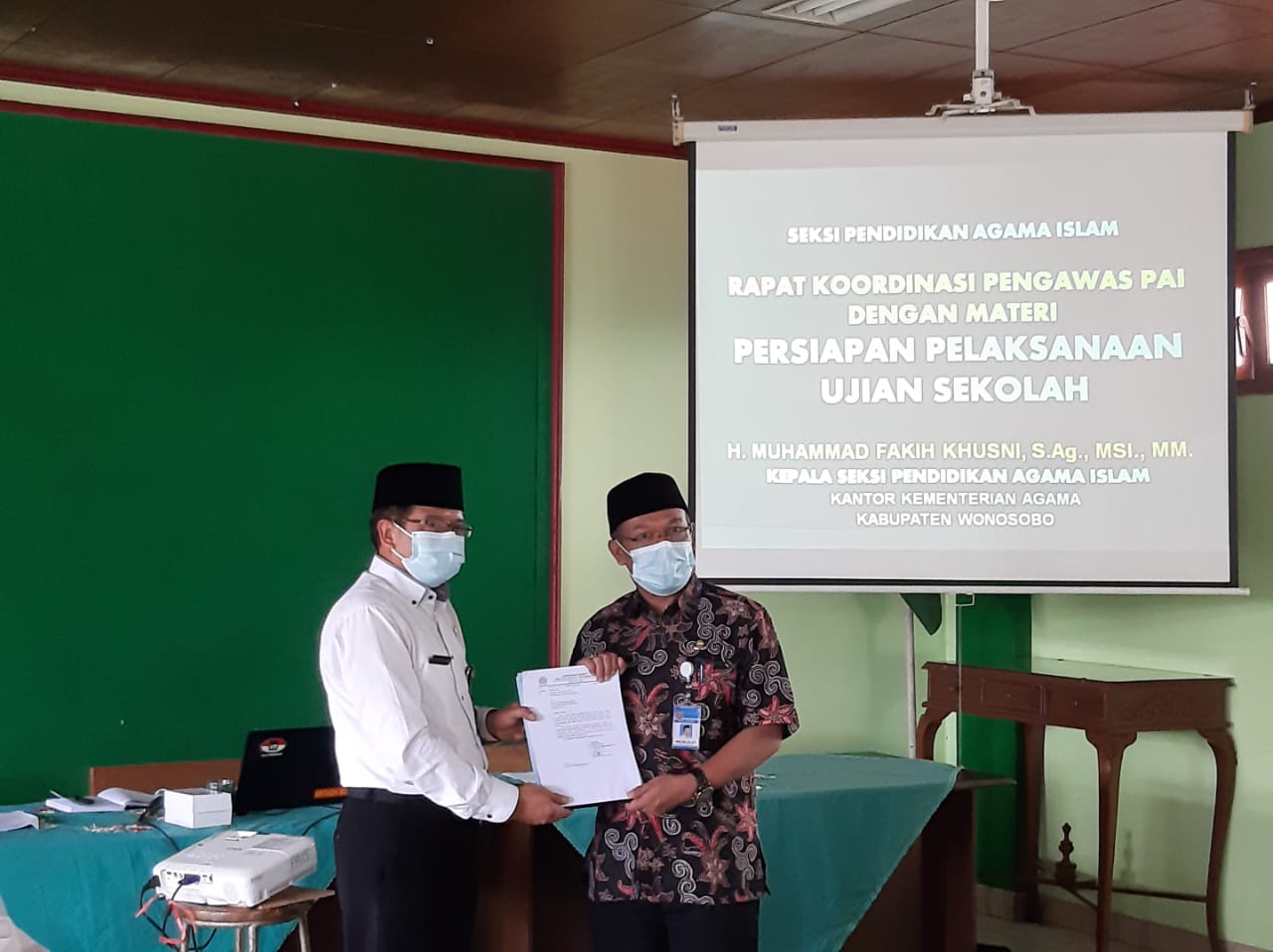 Kasi PAIS Kan Kemenag Wonosobo Serahkan Juknis dan Kisi Kisi Soal Ujian Sekolah Mapel PAI