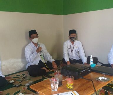 KaKanKemenag Berikan Pengarahan Di Rapat  POKJALUH