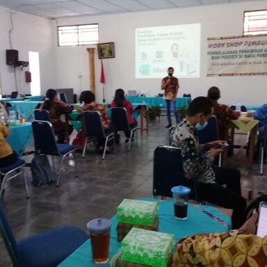 Workshop Pembuatan Video Pembelajaran Pendidikan Agama Katolik dan Budi Pekerti di Masa Pandemi
