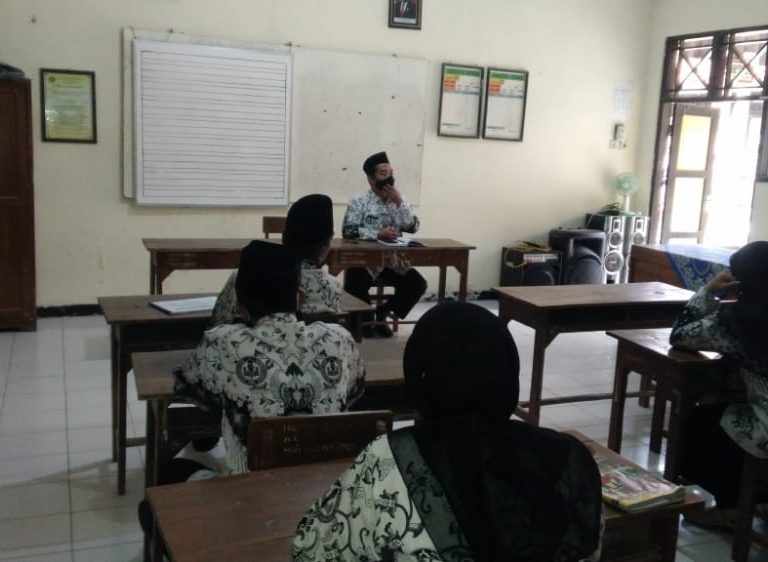 MI Negeri 3 Tegal Luncurkan Jargon