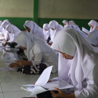 Kakankemenag Kendal Tinjau Pelaksanaan Ujian Ponpes ARIS