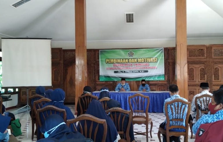 Syarat Guru menjadi Pelayan Masyarakat Harus Berkompeten dan Berintegritas