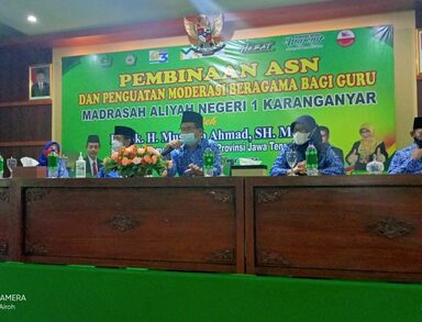 Penghambat Indonesia Maju Adalah Birokrasi Yang Jelek, Manja, dan Korupsi