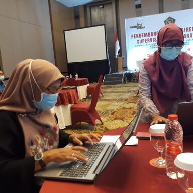 Tim Review KMA 792 Tahun 2018 Dan Penyusun Kurikulum Kedaruratan RA Bekerja Dengan Serius