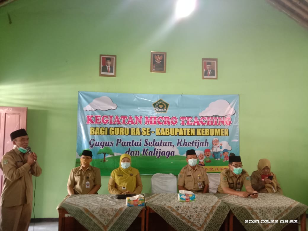 Guru – Guru RA di Kebumen Dilatih Micro Teaching