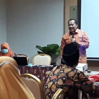 Ahmad Hidayatullah: Saat Dunia Bergolak, Tak Hanya Materi Yang Berubah, Tata Nilai Juga Berubah