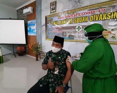 Puluhan GTK MIN 1 Rembang Ikuti Vaksinasi Covid19