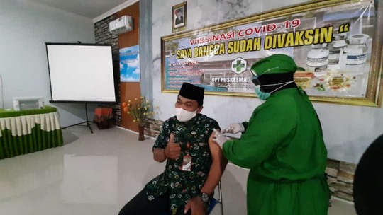 Puluhan GTK MIN 1 Rembang Ikuti Vaksinasi Covid19