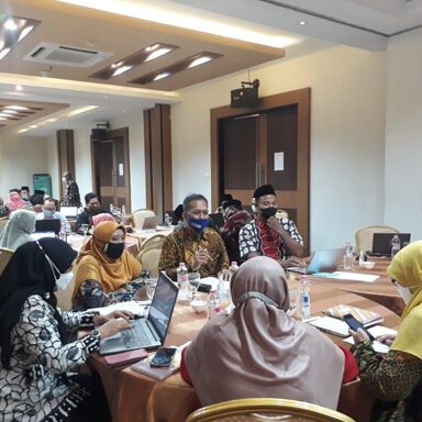 Tim RA Beri Masukan Pembahasan Draf Juknis Penanaman Dan Penguatan Karakter Siswa