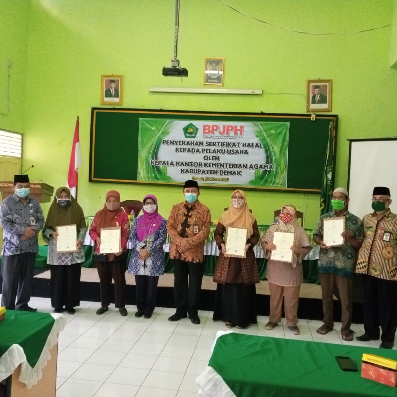 Sertifikat Halal Tingkatkan Kesejahteraan Pelaku Usaha Mikro Kecil (UMK)