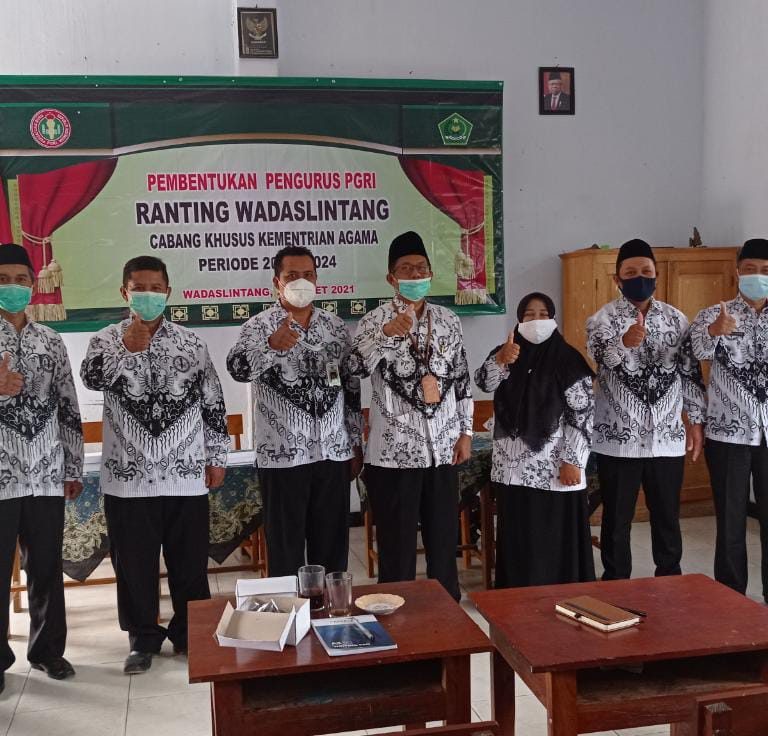 Rapat Pembentukan PGRI Ranting Kec. Wadaslintang