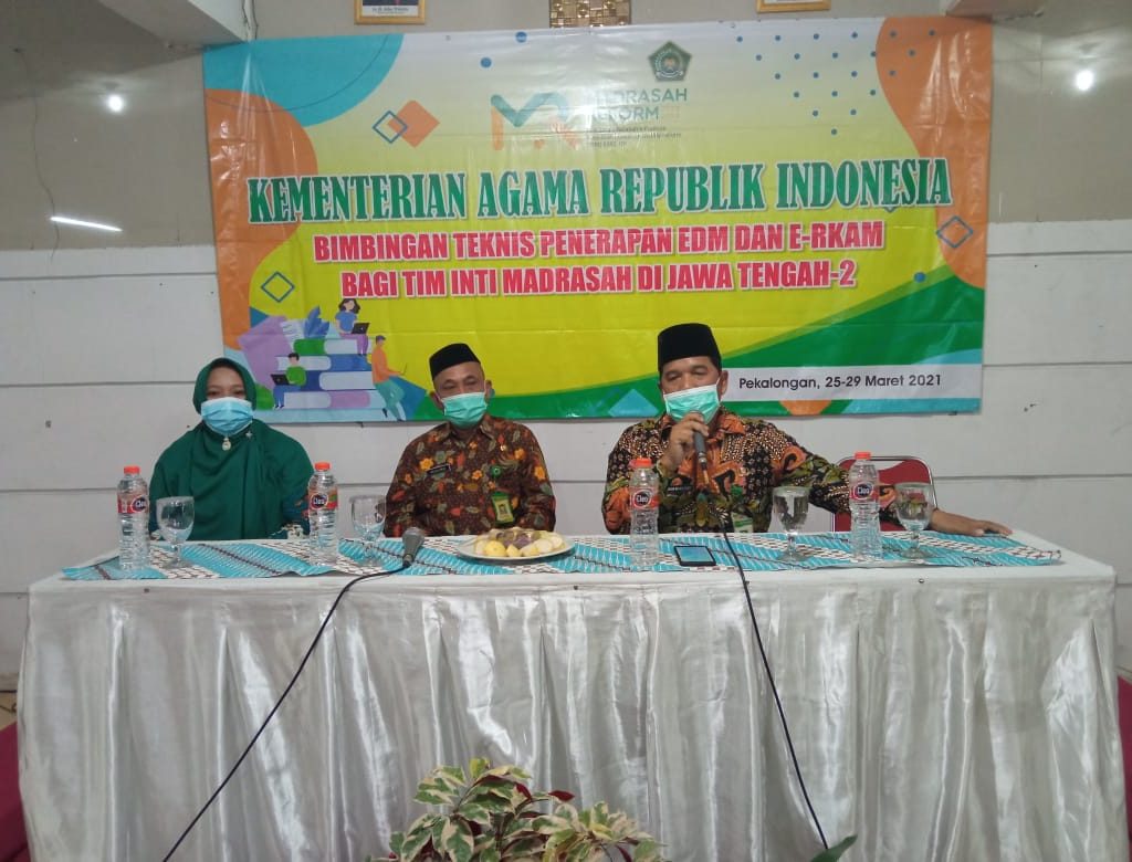 Pembukaan Bimtek Penerapan EDM Dan E-RKAM Bagi Tim Madrasah Inti Di ...