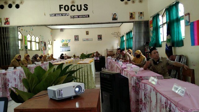 Edukasi Kemanfaatan Produk Dan Jasa Perbankan Syariah di Mts N 1 Banjarnegara