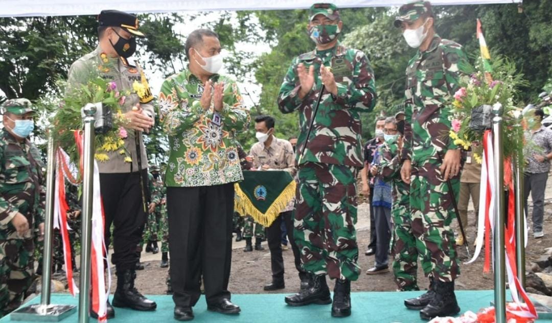 Sengkuyung Penutupan TMMD Reguler : Kankemenag Hadir Tutup Kegiatan Dengan Doa