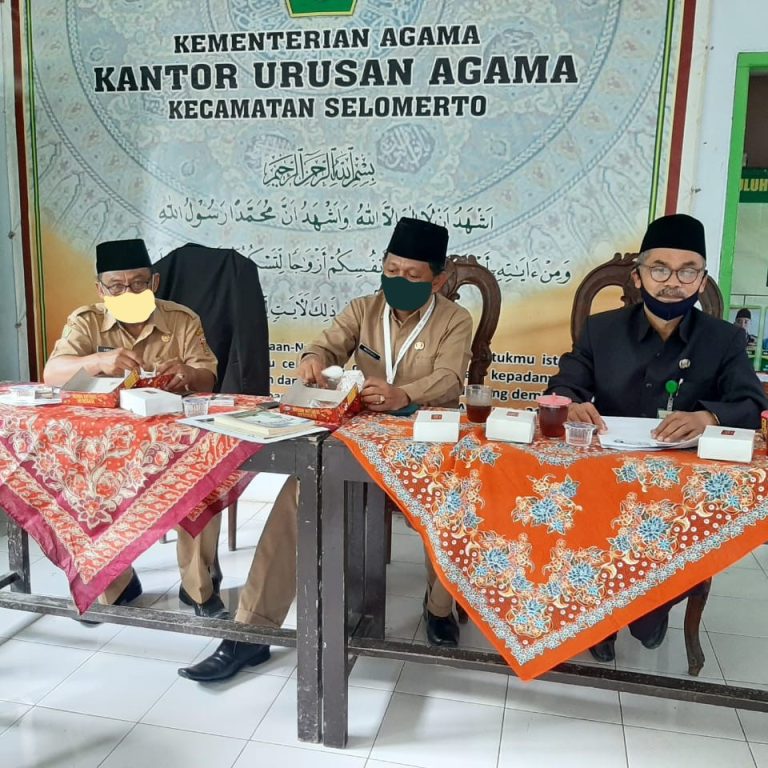 Pembinaan Imam Masjid Jami dan Masjid Desa se Kecamatan Selomerto di KUA Selomerto