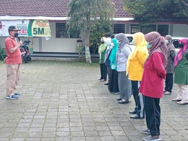Kemenag Latihan Upacara Sambut Peringatan Hari Kartini
