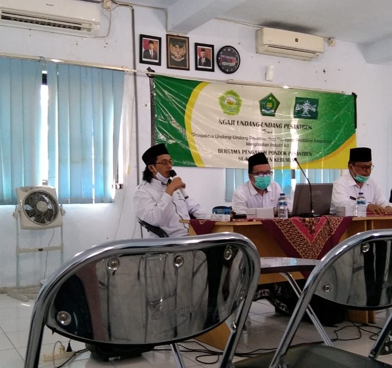 Kasi PD dan Pontren Gelar Ngaji UU Pesantren
