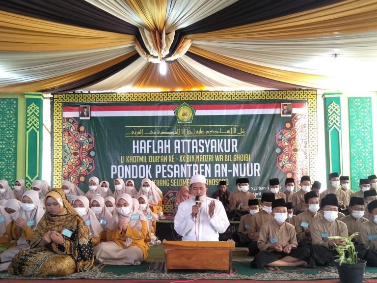 Ponpes An Nuur Wisuda 97 Santri