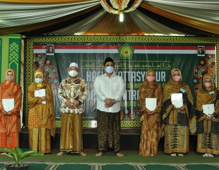 Taj Yasin Apresiasi Lima Santri Penghafal Al Quran Bil Ghoib