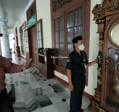 Pastikan tepat waktu, Kemenag Cek Jam di Masjid  dan Studio Radio