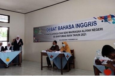 Usung Madrasah Dua Bahasa, MAN 2 Banjarnegara Ikuti Lomba Debat Bahasa Inggris