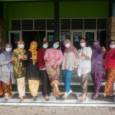 Kebaya Tak Batasi Ruang Gerak Karyawati Kemenag Kota Semarang