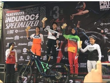 Ikuti Kejuaraan Sram Enduro Spesialized Final Series, Atlet MAN 2 Banjarnegara Sabet Juara Satu