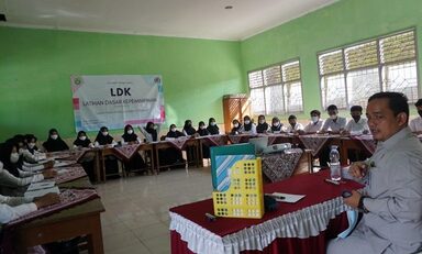 Bentuk Pemimpin yang Amanah, MAN 1 Banjarnegara Selenggarakan LDK OSIS