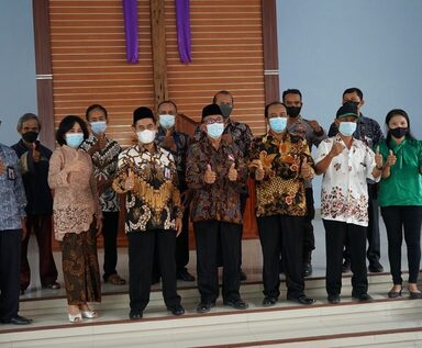 Sersan di Monitoring Ibadah dan Perayaan Natal 2021 GKJ Jatibarang Brebes