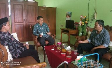 Seksi Penmad Kemenag Banjarnegara Pantau Pembagian Raport Madrasah Berbasis RDM
