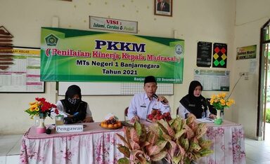 MTs N 1 Banjarnegara Akhiri Semester Ganjil dengan Penilaian Kinerja Kepala Madrasah