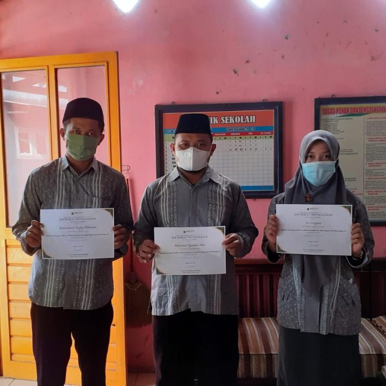 Tim Inti Madrasah MI Sullam Taufiq Tuntaskan Misi Petualangan Bimtek EDM eRKAM