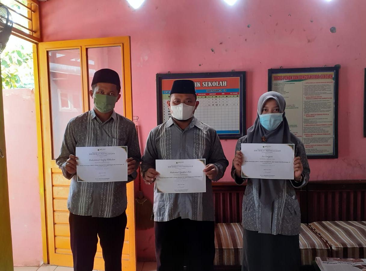 Tim Inti Madrasah MI Sullam Taufiq Tuntaskan Misi Petualangan Bimtek EDM eRKAM
