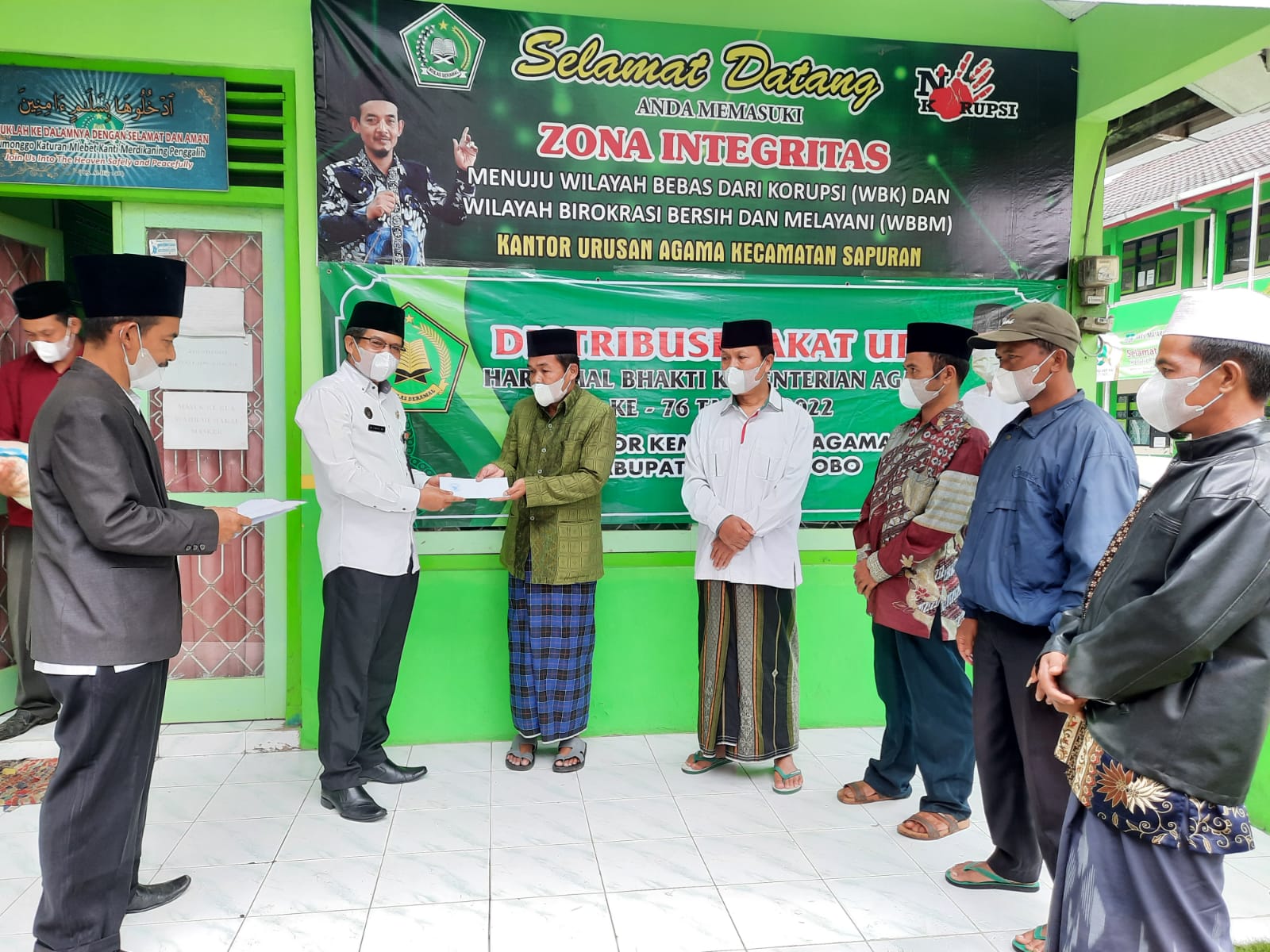 170 Ton Beras dan Uang Tunai 160 Juta Telah Diterima Mustahik