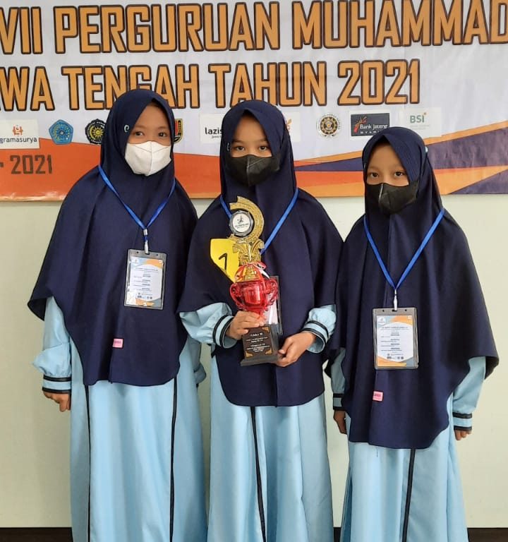 Tim Musikalisasi Puisi MIM Kauman Juara 3 OLYMPICAD VII Jateng
