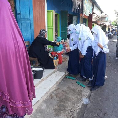 OSIM MTsN 2 Rembang Galang Dana Semeru