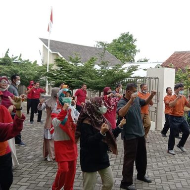 Senam Sehat Picu Semangat Kerja