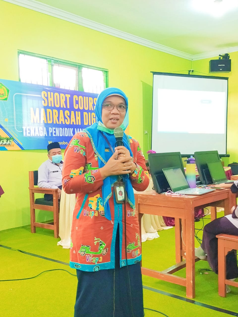 Gandeng Widyaiswara Guru MAN 1 Wonosobo Sinergi Dalam Short Course Madrasah Digital