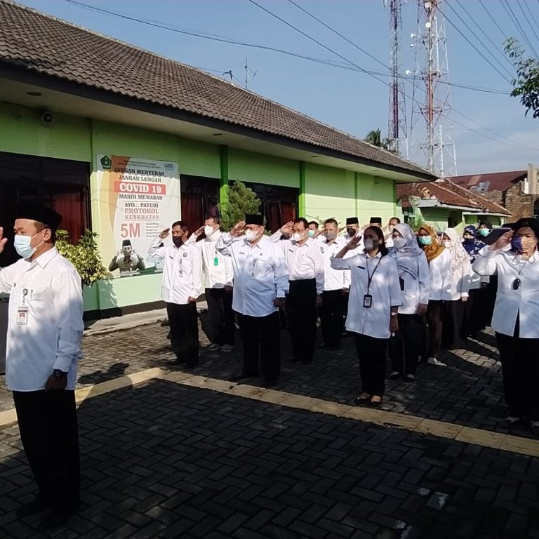 Upacara Penghormatan Bendera Sebagai Salah Satu Upaya Tingkatkan Disiplin ASN