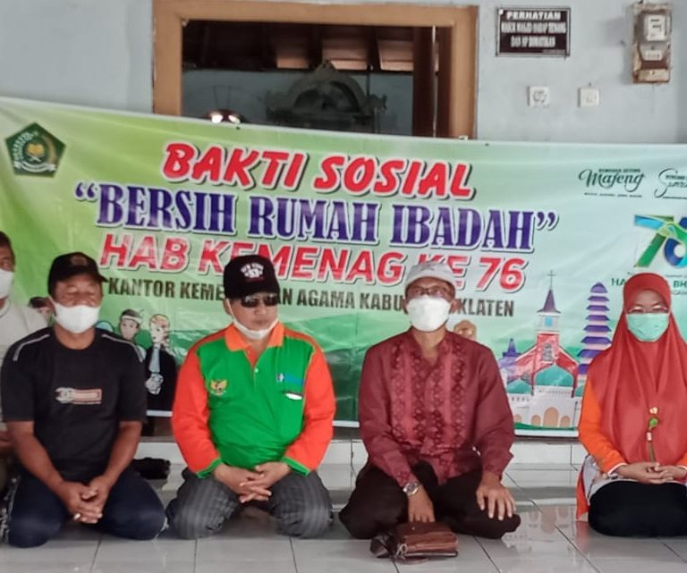 Sambut HAB Ke 76, Kemenag Klaten Adakan Bakti Sosial Bersih Rumah Ibadah