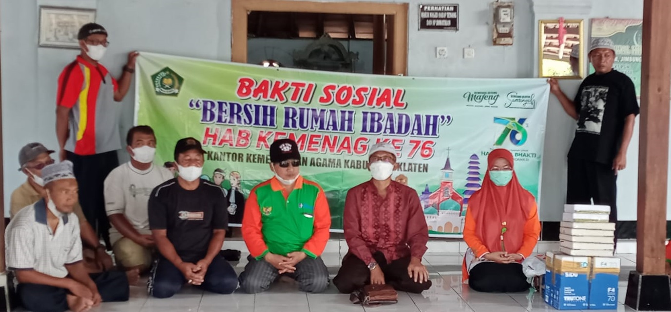Sambut HAB Ke 76, Kemenag Klaten Adakan Bakti Sosial Bersih Rumah Ibadah